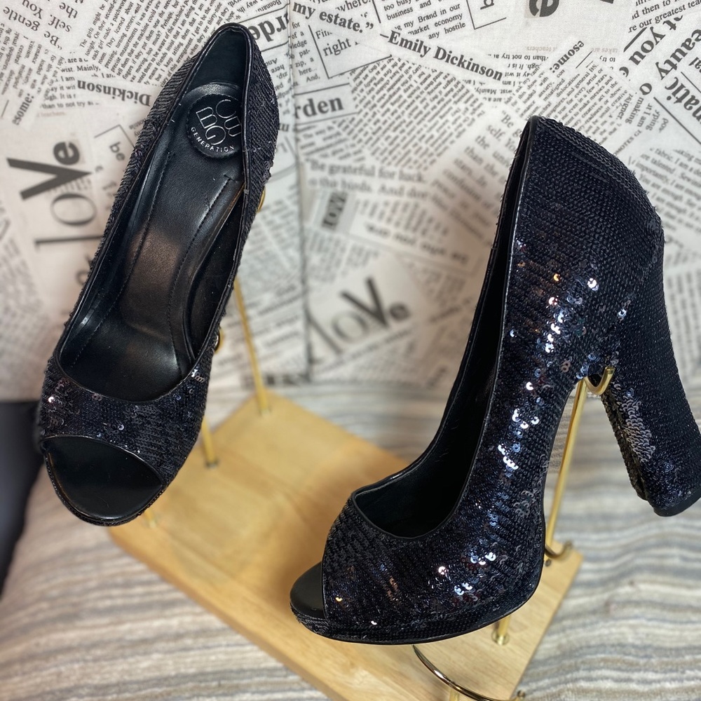 NWOT BCBG Beautiful Black Sexy Sequins High Thick Heart-Shaped Heels Size 10B/40